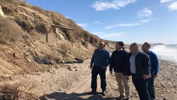 El alcalde de El Ejido visita una playa de Balerma El alcalde de El Ejido visita una playa de Balerma