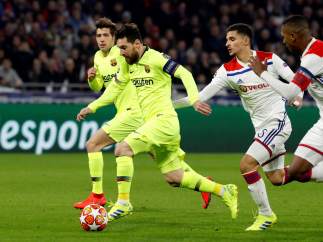 Messi ante el Lyon