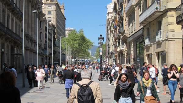 Gente, persona, personas, paseando, paseo, turistas, turismo, familia, familias Gente, persona, personas, paseando, paseo, turistas, turismo, familia, familias