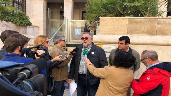 José Carlos Tejada atiende a los medios de comunicación José Carlos Tejada atiende a los medios de comunicación