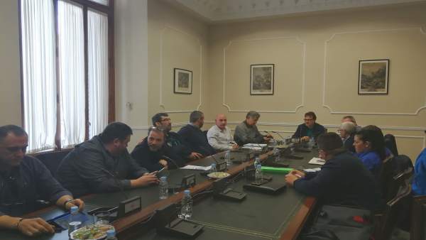 València plantea un término de una hora para la precontratación de VTC y el taxi València plantea un término de una hora para la precontratación de VTC y el taxi
