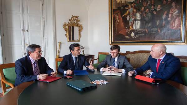 La plantilla de Iberia, satisfecha con la continuidad del primer vuelo de la mañ La plantilla de Iberia, satisfecha con la continuidad del primer vuelo de la mañ