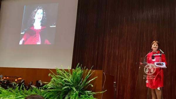 La rectora de la UV, Mavi Mestre, en el homenaje a Carmen Alborch La rectora de la UV, Mavi Mestre, en el homenaje a Carmen Alborch