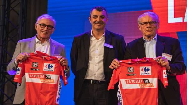Javier Guillén presenta en Breda la salida de La Vuelta 2020 Javier Guillén presenta en Breda la salida de La Vuelta 2020