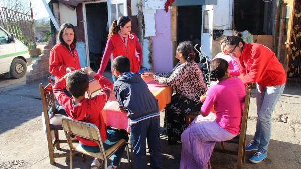 Jóvenes voluntarios de Cruz Roja Jóvenes voluntarios de Cruz Roja