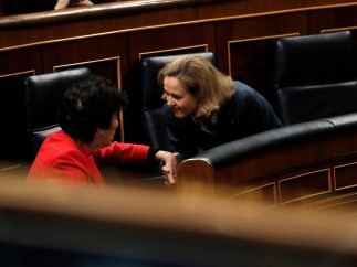 Isabel Celaá y Nadia Calviño.