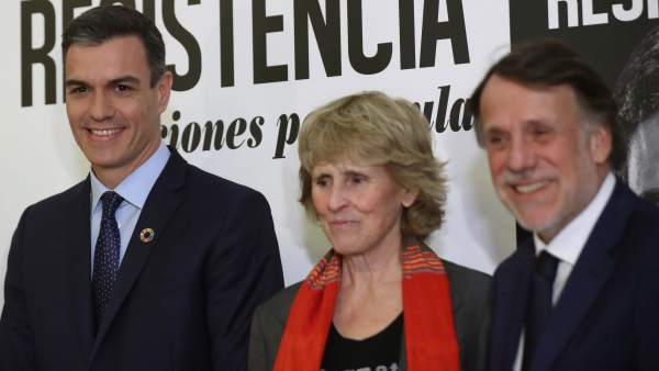 El presidente del Gobierno, Pedro Sánchez, junto a la periodista Mercedes Milá El presidente del Gobierno, Pedro Sánchez, junto a la periodista Mercedes Milá