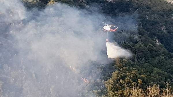Helicóptero en la lucha contra incendios Helicóptero en la lucha contra incendios
