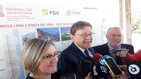 Ximo Puig, en el centro, junto a la consellera Maria José Salvador. Ximo Puig, en el centro, junto a la consellera Maria José Salvador.