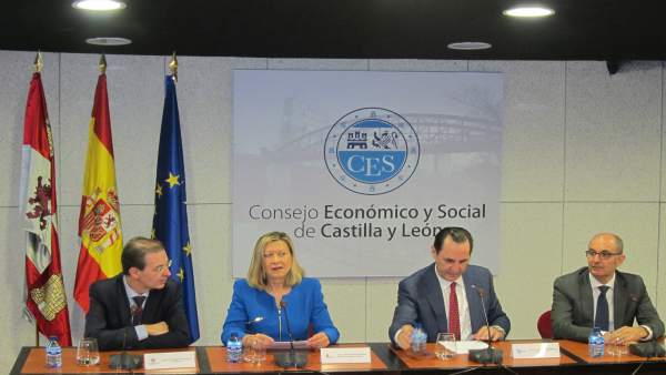Del Olmo y Álvarez presentan el balance de ADE Financia en el CES Del Olmo y Álvarez presentan el balance de ADE Financia en el CES