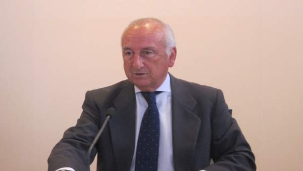Rafael Aznar en la rueda de prensa. Rafael Aznar en la rueda de prensa.