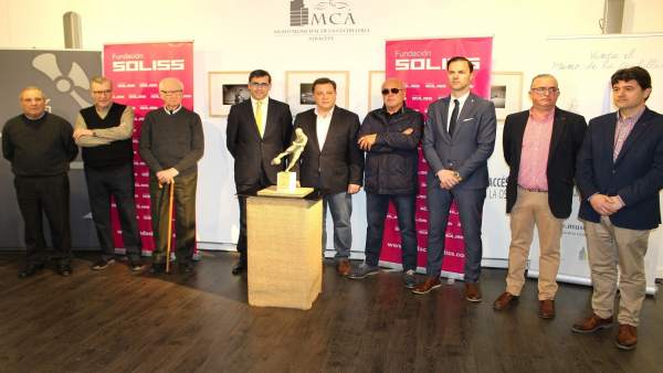Obra ganadora del concurso sobre la escultura de Andrés Iniesta en Albacete Obra ganadora del concurso sobre la escultura de Andrés Iniesta en Albacete