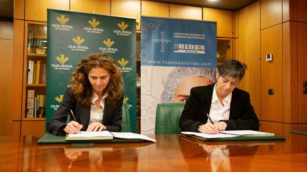 Firma del convenio de colaboración entre Caja Rural y la Asociación HIDES. Firma del convenio de colaboración entre Caja Rural y la Asociación HIDES.