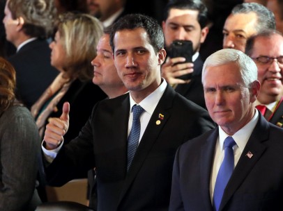 Juan Guaidó junto a Mike Pence