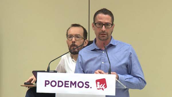 Los secretarios de Organización de Podemos e IU, Pablo Echenique e Ismael González, en una comparecencia. Los secretarios de Organización de Podemos e IU, Pablo Echenique e Ismael González, en una comparecencia.
