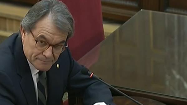 Artur Mas admite reuniones con acusados sobre el 1-O Artur Mas admite reuniones con acusados sobre el 1-O