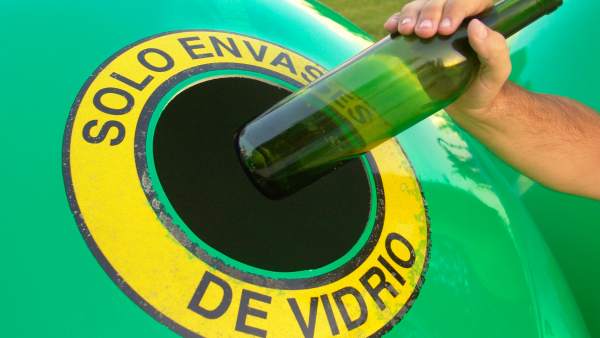 El reciclatge de vidre va créixer un 4% l'any passat El reciclatge de vidre va créixer un 4% l'any passat