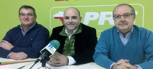 De izquierda a derecha, Ricardo Lombera, Pedro Diego y Antonio Bocanegra