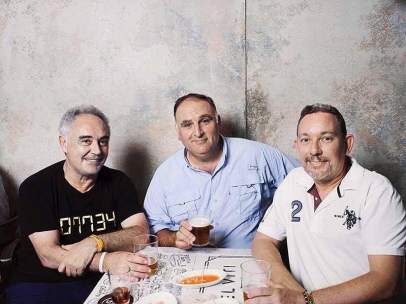 José Andrés junto a Ferran y Albert Adrià
