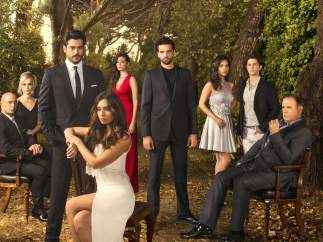 Reparto de la serie turca 'Kara Sevda', en Divinity.
