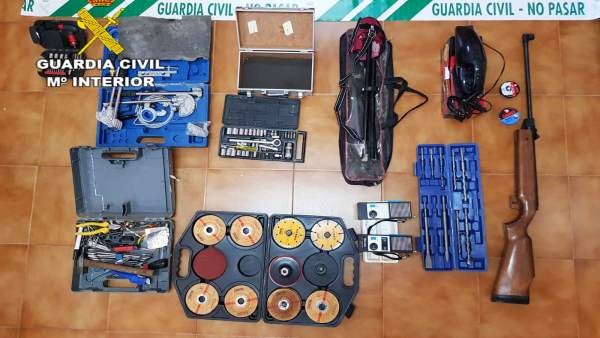 Investigan a un menor de edad por tres delitos de robo, hurto y daños en Alcoba Investigan a un menor de edad por tres delitos de robo, hurto y daños en Alcoba