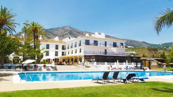 Ilunion hotel hacienda del sol mijas málaga accesibilidad turismo piscina hamaca Ilunion hotel hacienda del sol mijas málaga accesibilidad turismo piscina hamaca