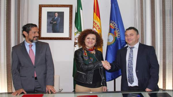 Diputación de Huelva y Carrefour firman el nuevo convenio de colaboración de las Diputación de Huelva y Carrefour firman el nuevo convenio de colaboración de las
