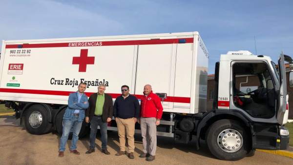 Entrega de un camión de emergencias a Cruz Roja Entrega de un camión de emergencias a Cruz Roja