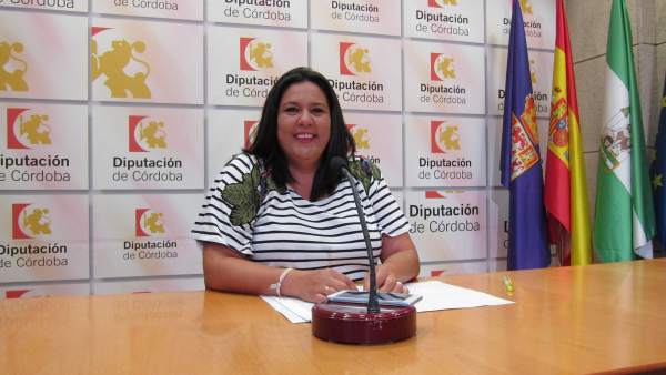 Dolores Amo en una rueda de prensa Dolores Amo en una rueda de prensa