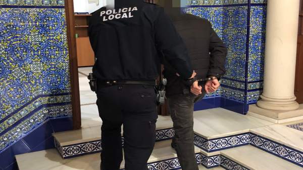 Detenido Un Varón Por Presuntos Abusos Sexuales A Dos Mujeres En Un Parque De La Detenido Un Varón Por Presuntos Abusos Sexuales A Dos Mujeres En Un Parque De La