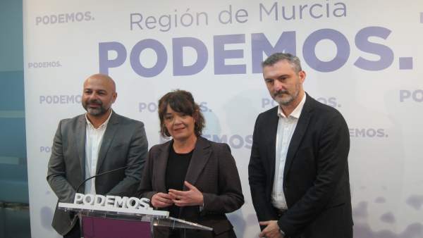 De izquierda a derecha, García Molina, Giménez y Urralburu, en la rueda de prens De izquierda a derecha, García Molina, Giménez y Urralburu, en la rueda de prens