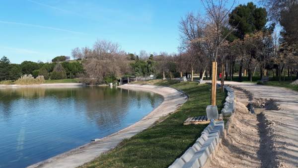 Las obras han comenzado en el lago. Las obras han comenzado en el lago.