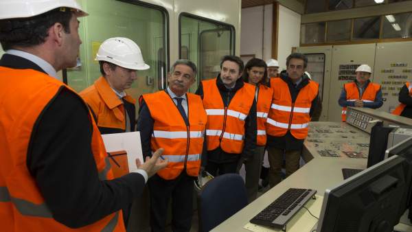 Repsol traslada a Revilla su compromiso con Cantabria, donde abrirá en junio sus Repsol traslada a Revilla su compromiso con Cantabria, donde abrirá en junio sus