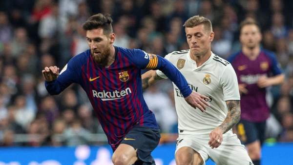 Toni Kroos y Leo Messi Toni Kroos y Leo Messi
