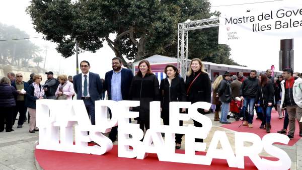 Armengol visita el Mercado Artesano, la feria de Denominación de Origen y la Mue Armengol visita el Mercado Artesano, la feria de Denominación de Origen y la Mue