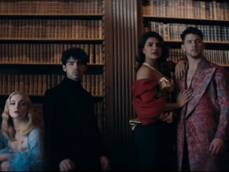 Los Jonas Brothers junto a sus parejas
