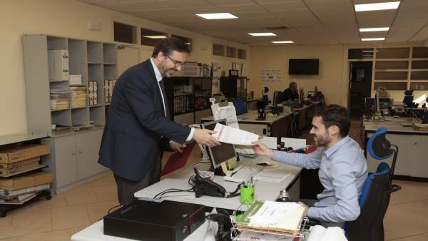 Juan Gómez presenta su candidatura a la reelección como rector de la Universidad Juan Gómez presenta su candidatura a la reelección como rector de la Universidad