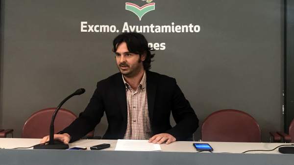 Llanes.- El Alcalde elogia a Ardines y carga contra el PSOE Llanes.- El Alcalde elogia a Ardines y carga contra el PSOE