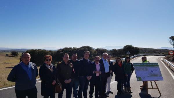 Inaugurado el primer tramo de la vía que comunica Huelma y Cabra del Santo Crist Inaugurado el primer tramo de la vía que comunica Huelma y Cabra del Santo Crist