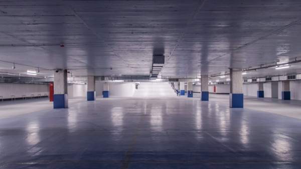 Interior del parking de Brujas (Mercado Central) Interior del parking de Brujas (Mercado Central)