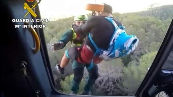 Sucesos.- Rescatan a un ciclista en el Galatzó tras clavarse el manillar en la i Sucesos.- Rescatan a un ciclista en el Galatzó tras clavarse el manillar en la i