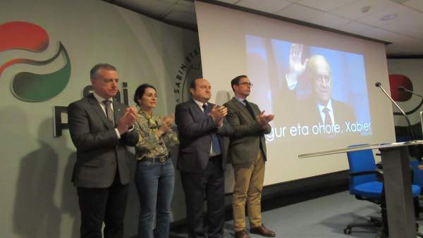 El PNV dice que el 'legado' de Arzalluz es seguir 'levantando' Euskadi y 'constr El PNV dice que el 'legado' de Arzalluz es seguir 'levantando' Euskadi y 'constr