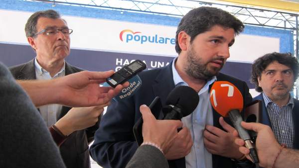 López Miras anuncia transporte gratuito para los alumnos de Bachillerato a parti López Miras anuncia transporte gratuito para los alumnos de Bachillerato a parti