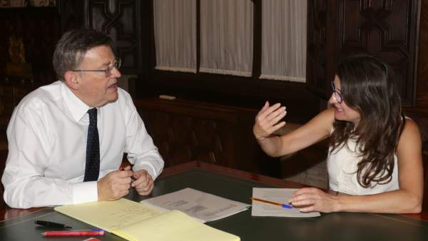 Puig y Oltra, en una reunión en el Palau Puig y Oltra, en una reunión en el Palau