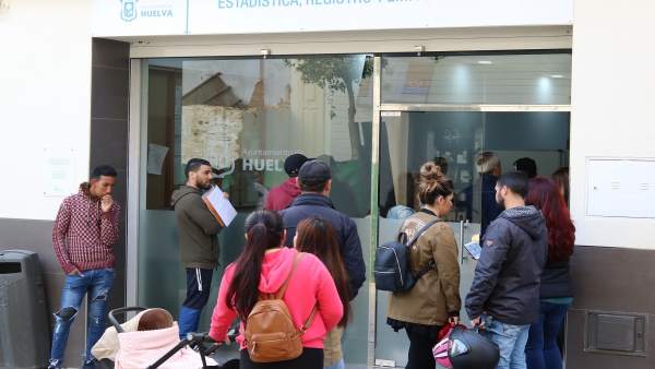 PP apuesta por 'cambiar las colas por una administración eficiente' PP apuesta por 'cambiar las colas por una administración eficiente'
