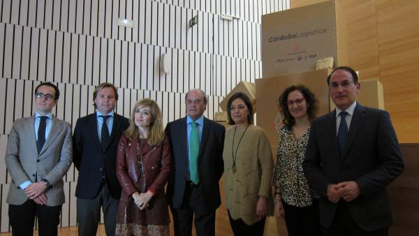 El Ayuntamiento, empresarios y sindicatos presentan la marca Córdoba Logística El Ayuntamiento, empresarios y sindicatos presentan la marca Córdoba Logística