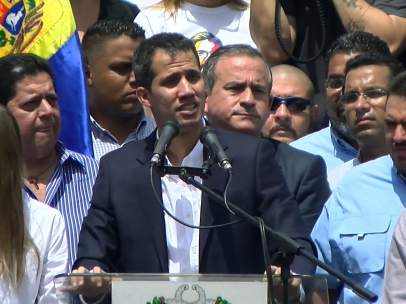 Guaidó anunciando la reunión con los sindicatos de este martes.