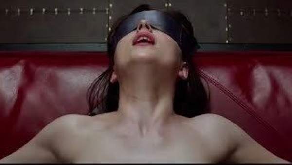 Escena de la película '50 sombras de Grey'. Escena de la película '50 sombras de Grey'.