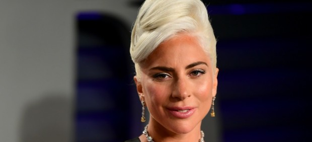 Lady Gaga con su Oscar