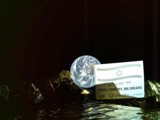 Selfi del módulo lunar israelí Bereshit
